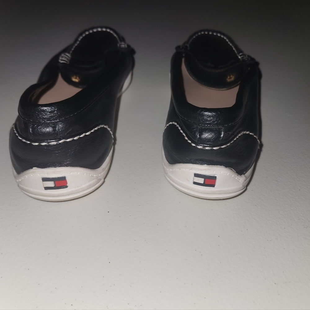 Tommy Hilfiger Black Leather Women's Slip-On Loafers Contrast Stitching Size 8 - Picture 6 of 7